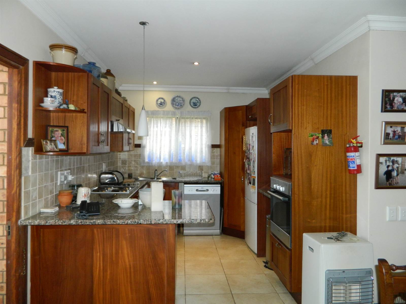 2 Bed Townhouse in Newlands photo number 8