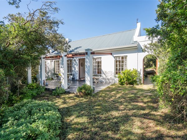 4 Bedroom House 4 Bedroom House