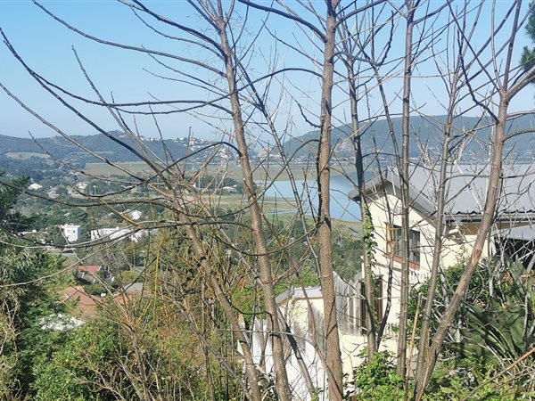 1726 m² Land available in Old Place