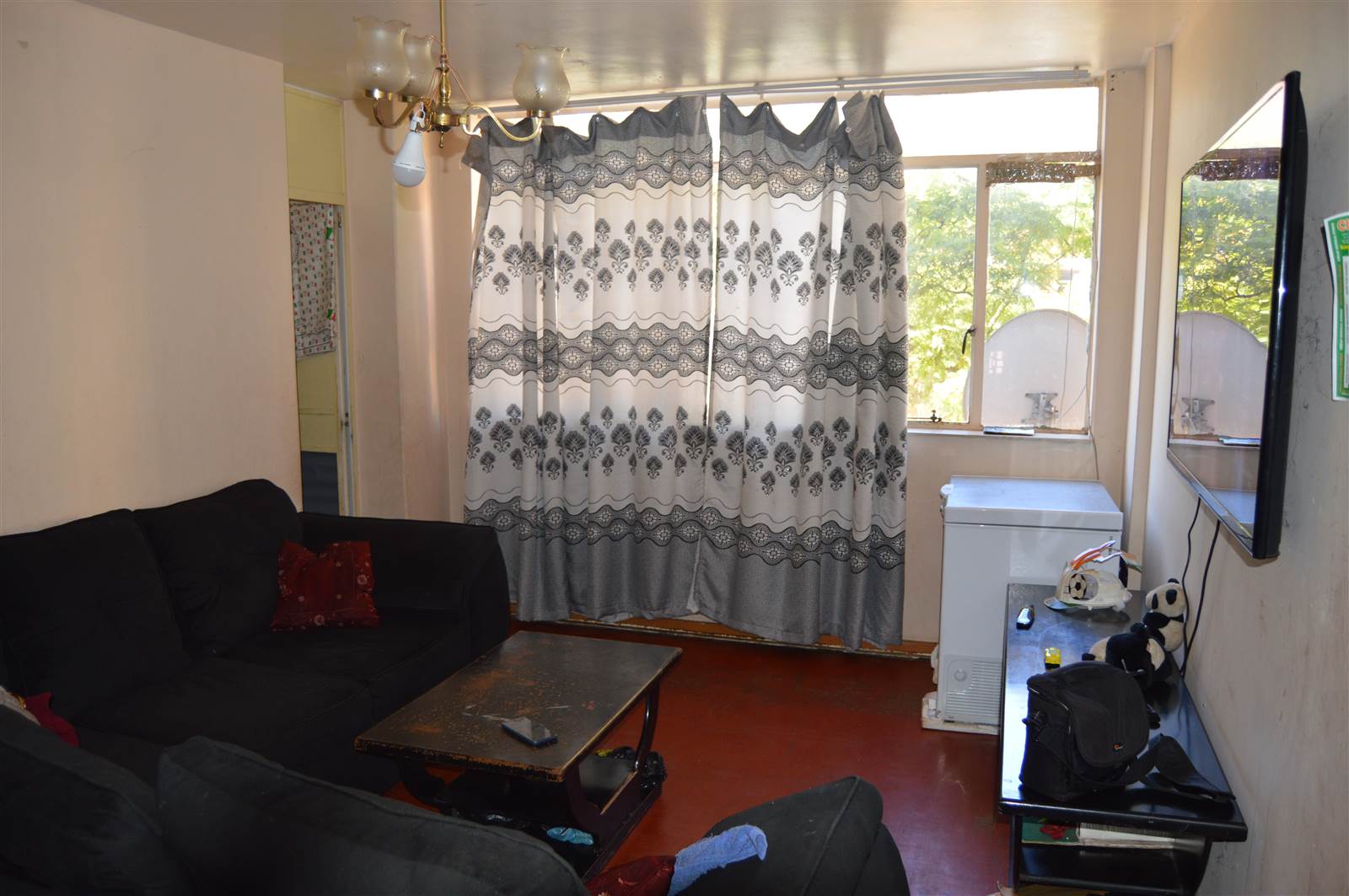 1.5 Bed Apartment in Yeoville photo number 5