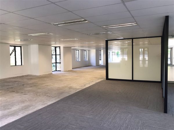 373  m² Commercial space