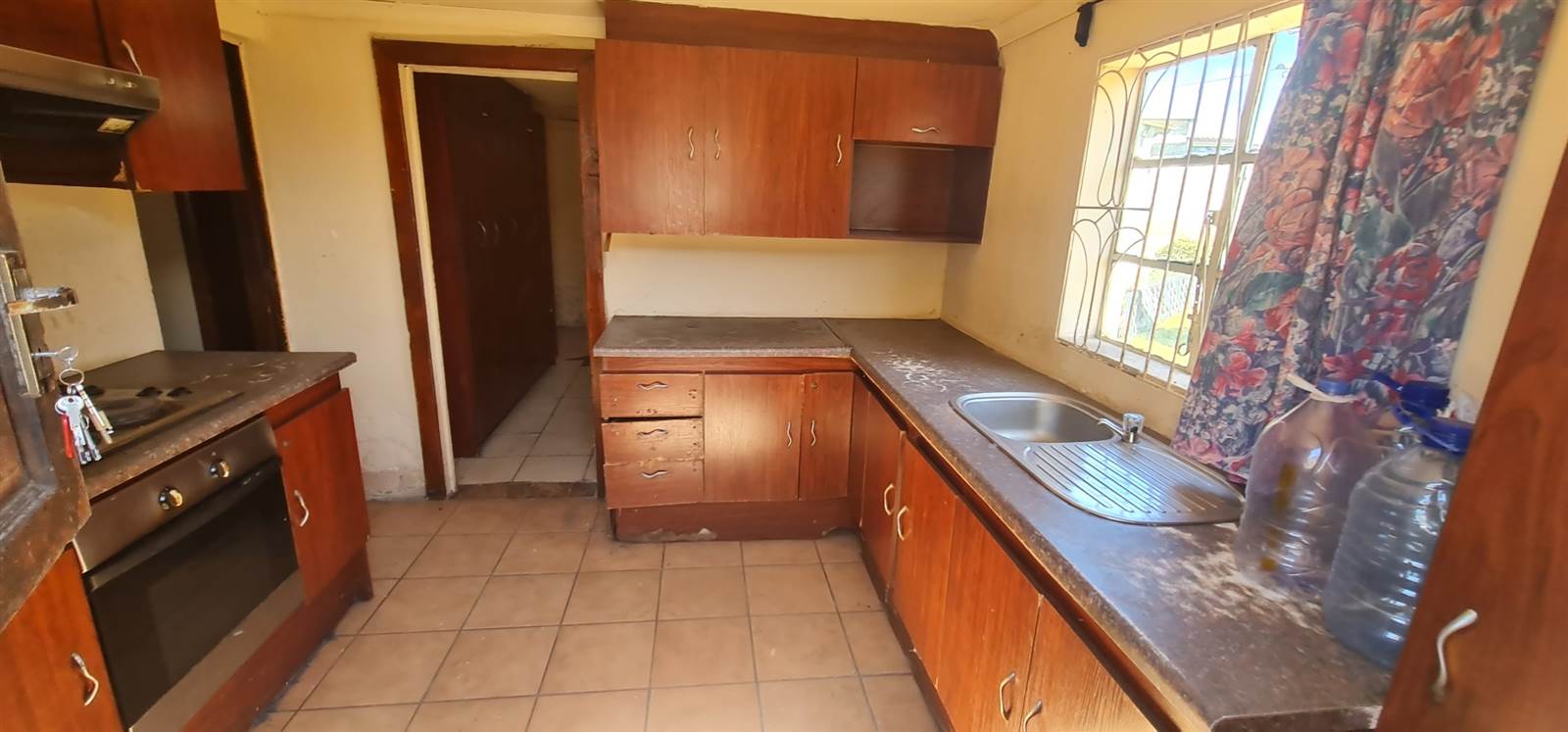 2 Bed House in Kwazakhele photo number 5