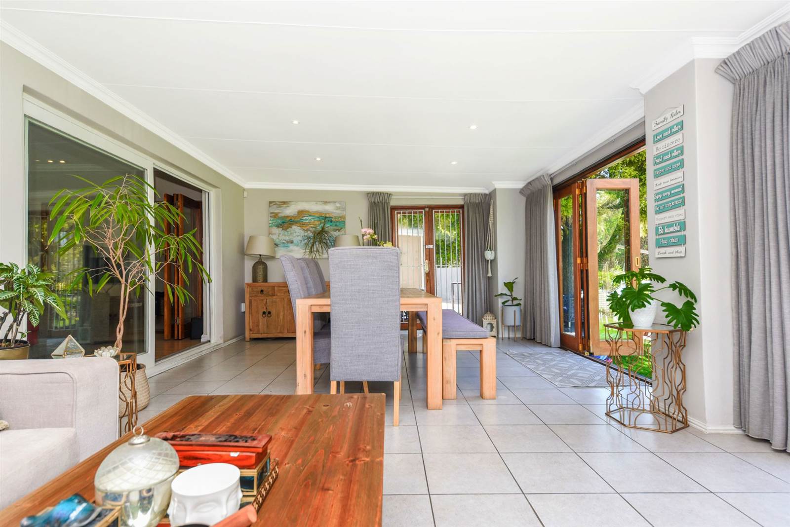 4 Bed House in Lonehill photo number 15