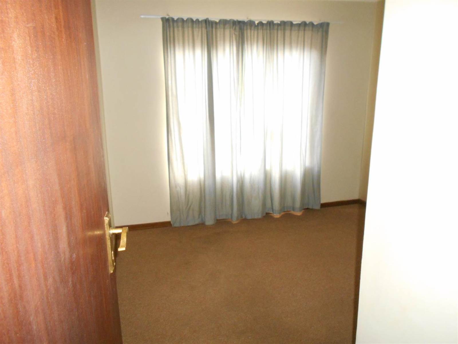 2 Bed Apartment in Montana Tuine photo number 19
