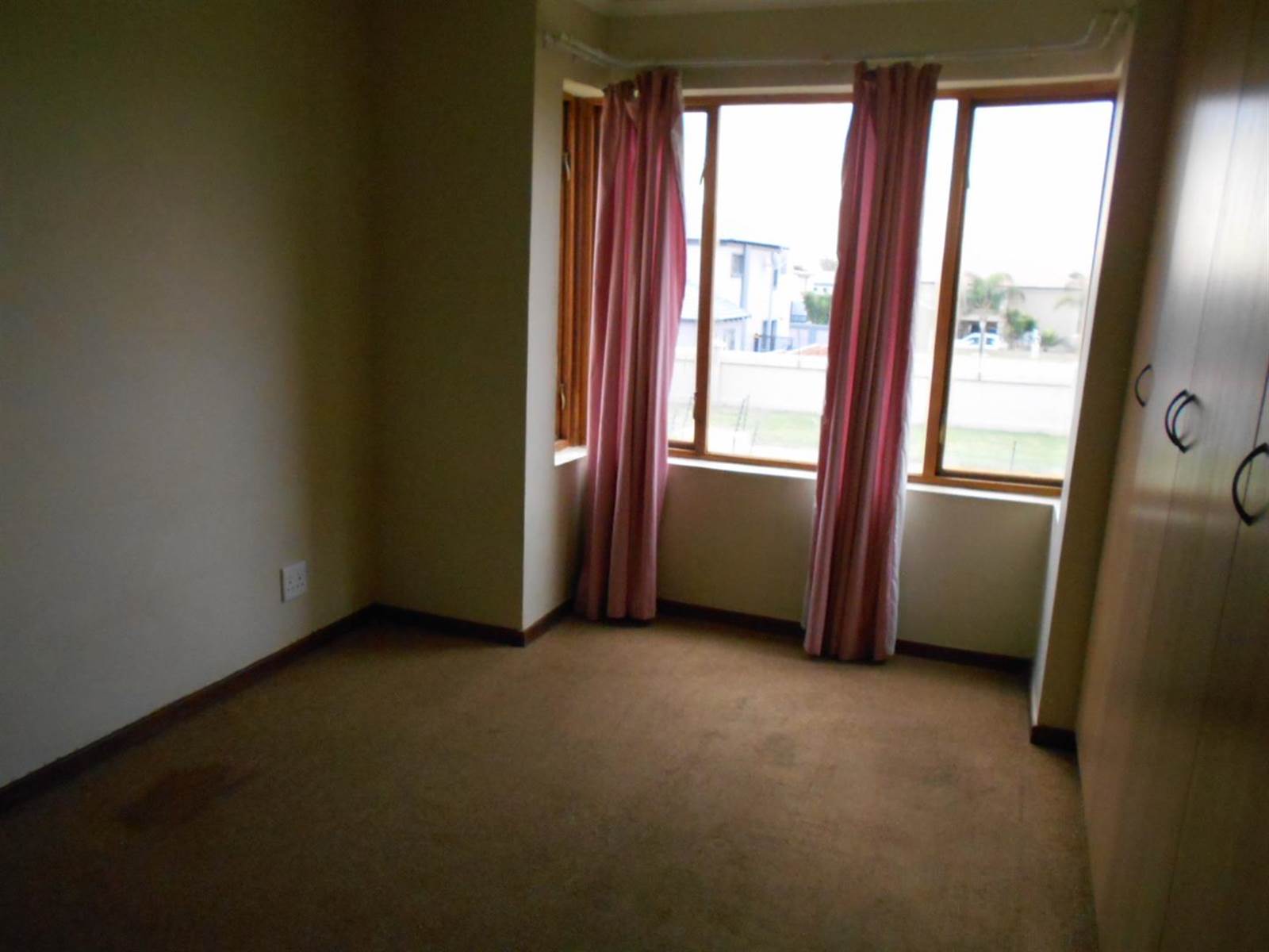 2 Bed Apartment in Montana Tuine photo number 16