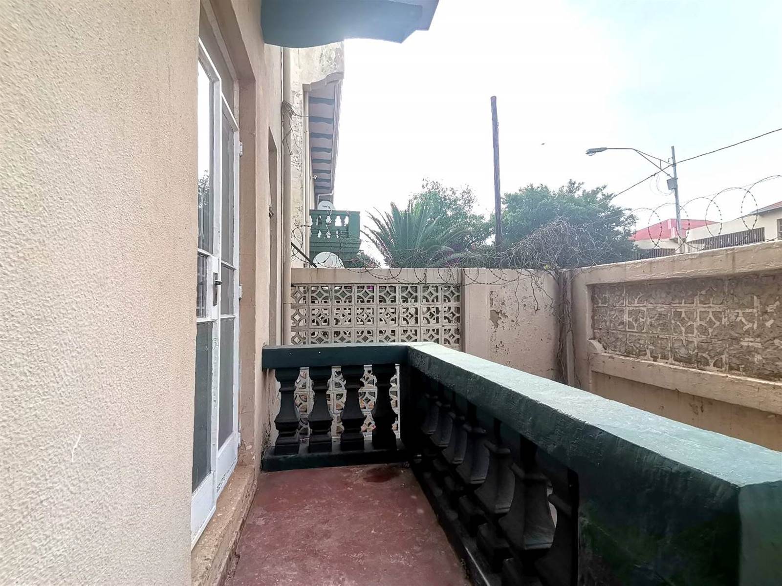 2 Bed Apartment in Yeoville photo number 1