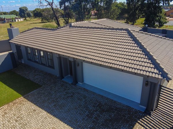 3 Bedroom House 3 Bedroom House