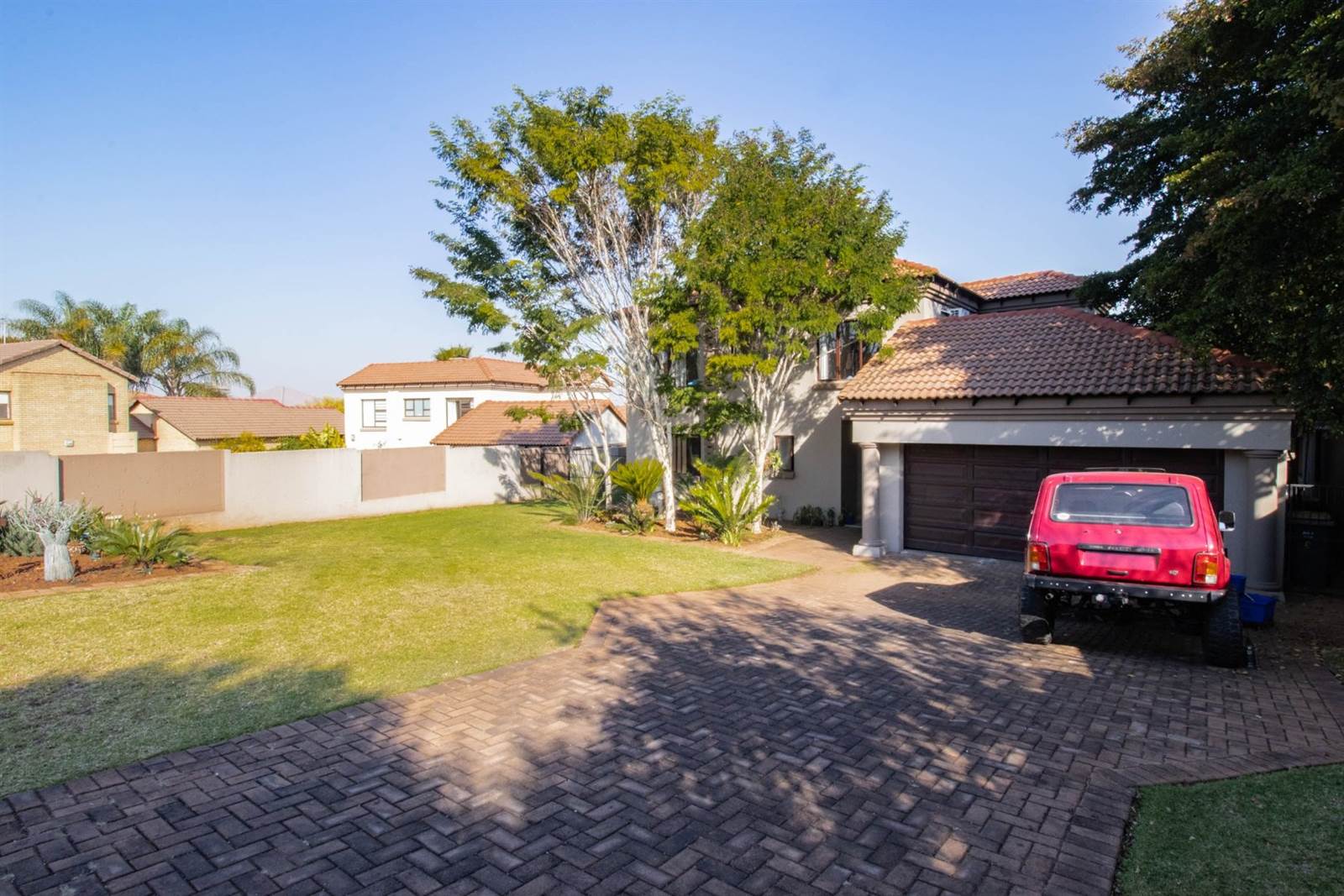 4 Bed House in Highveld photo number 5