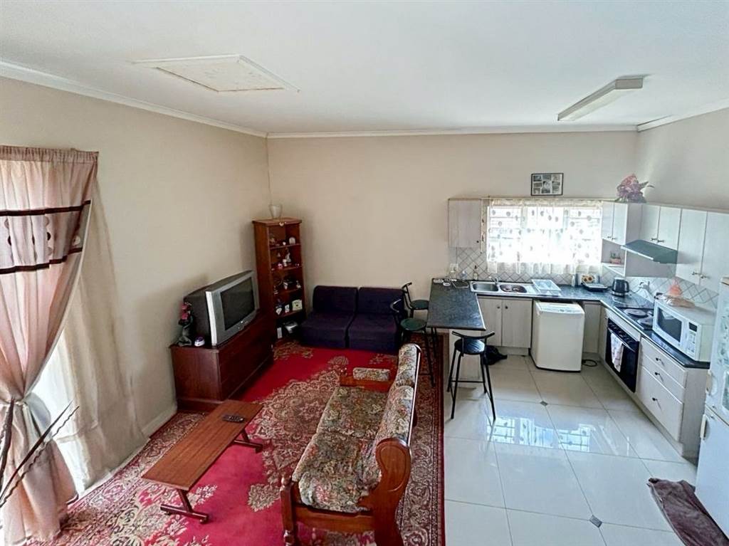 2 Bed Townhouse in Kabega photo number 2