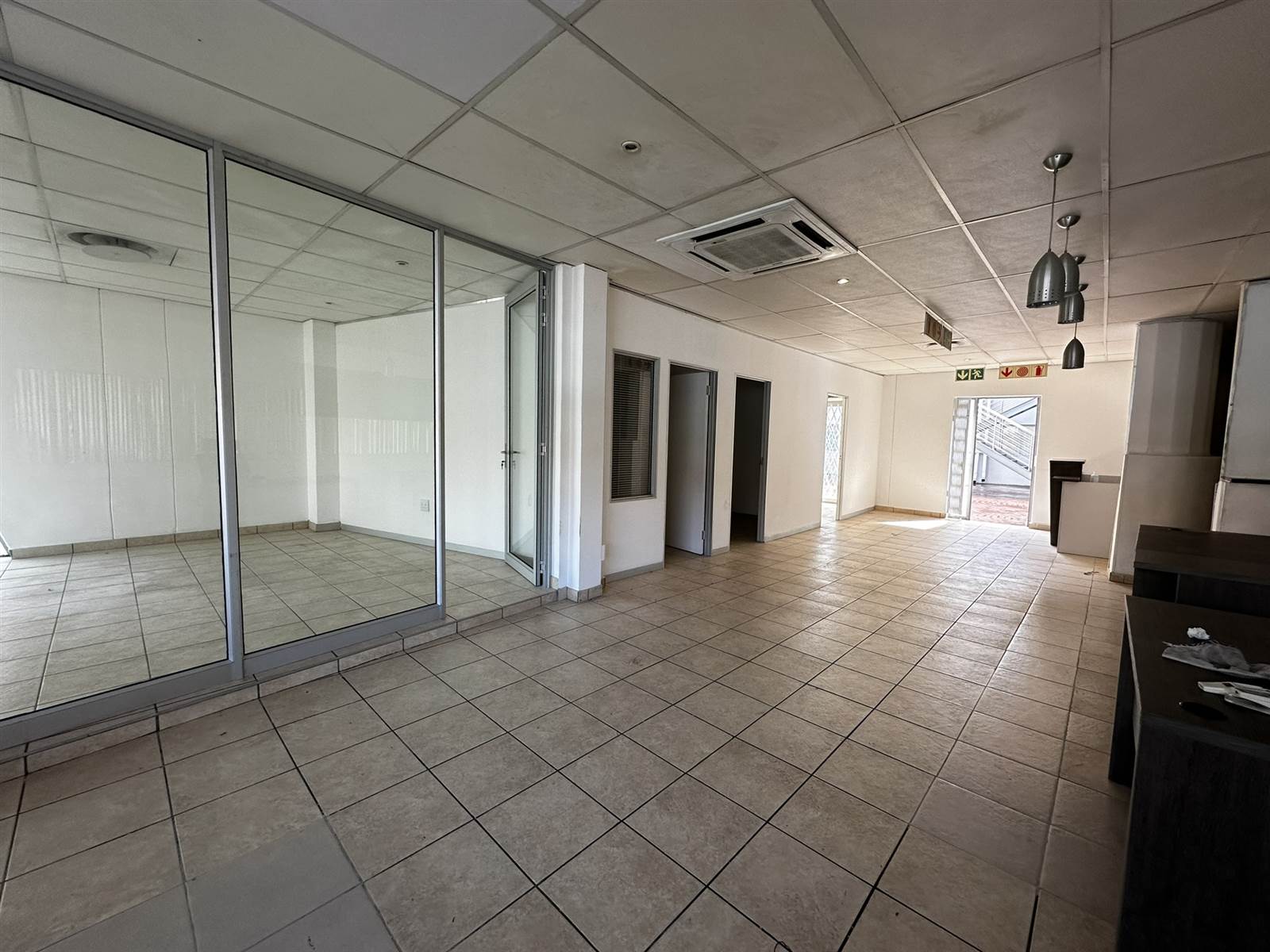 301  m² Commercial space in Bedfordview photo number 17