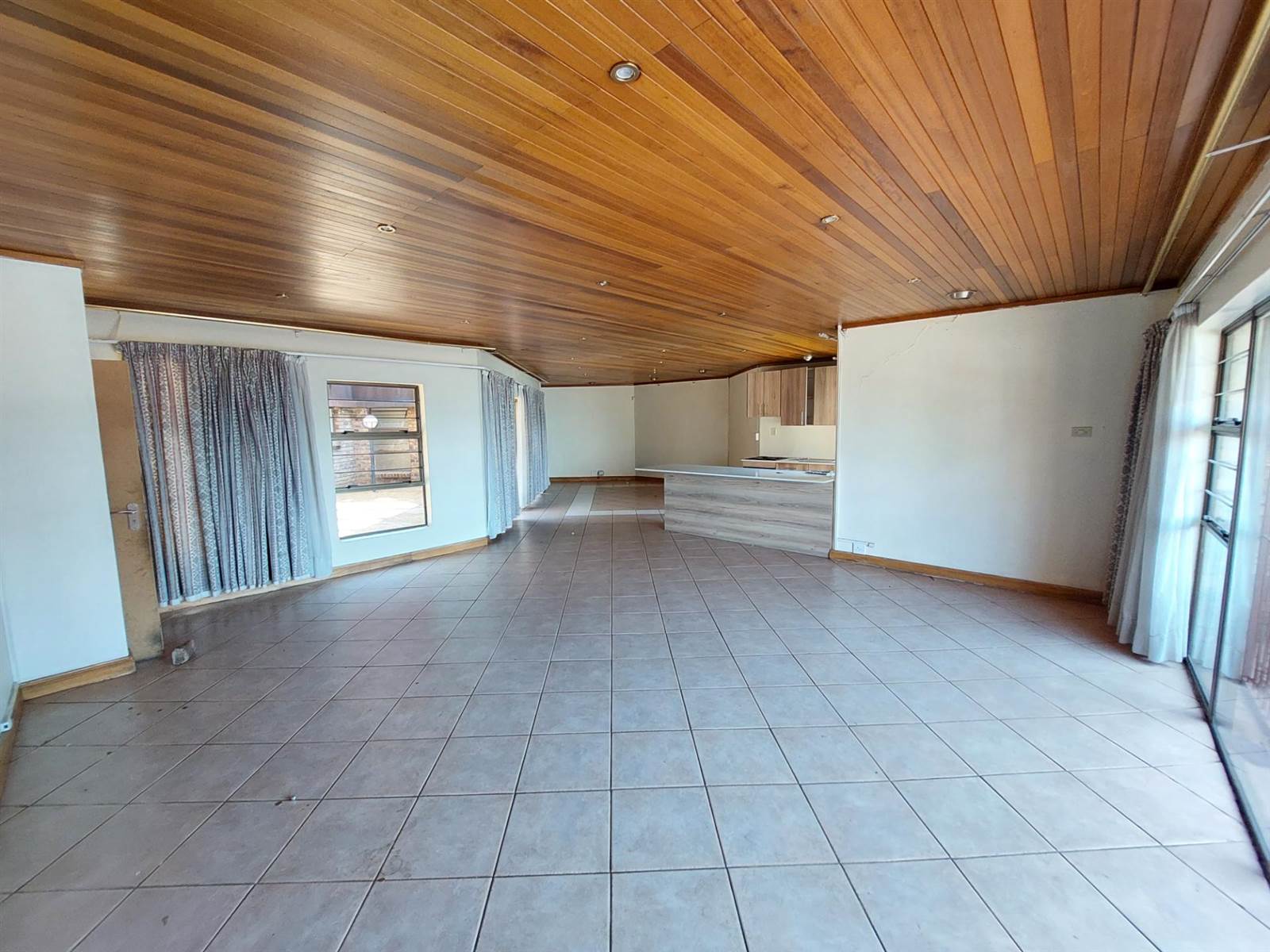 2 Bed Townhouse in Laudium photo number 2