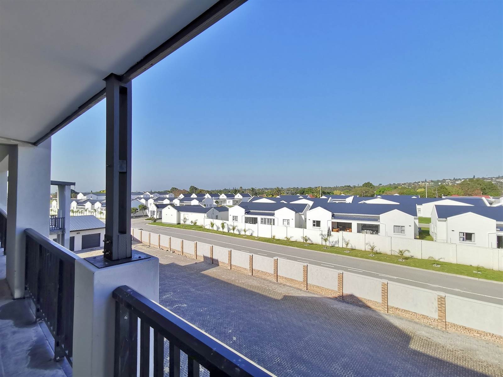 2 Bed Apartment in Pinelands photo number 7