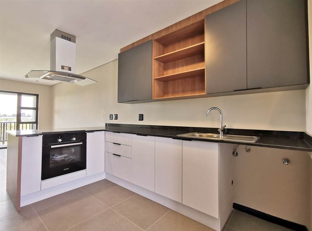 2 Bed Apartment in Pinelands photo number 4