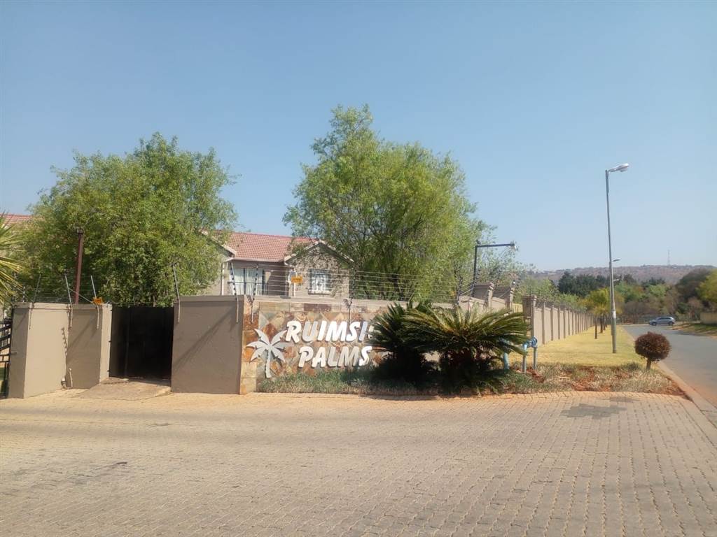 1 Bed Apartment in Ruimsig photo number 1