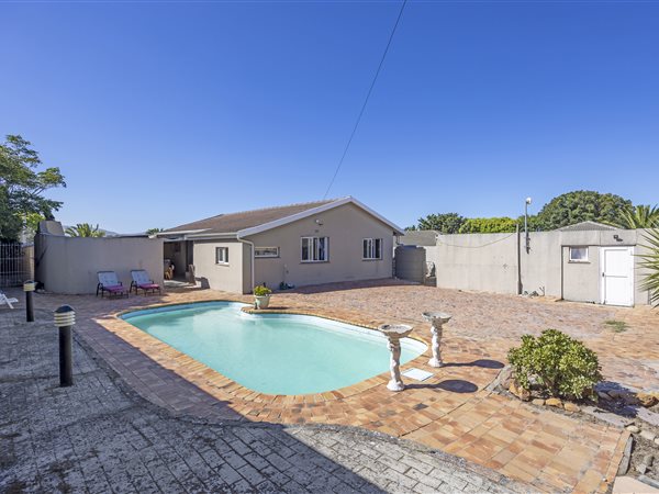 4 Bed House in Tableview