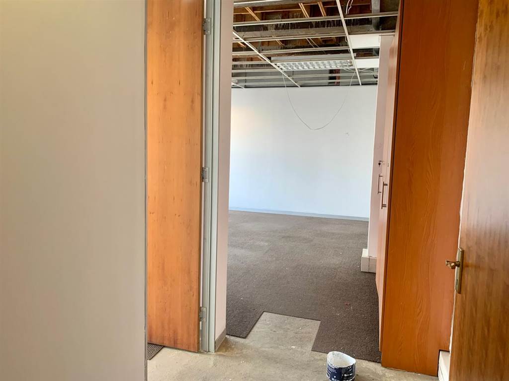 873  m² Office Space in Craighall photo number 10