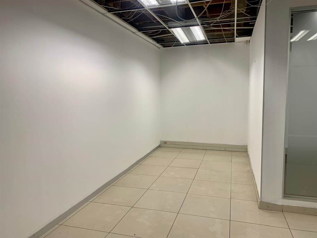 873  m² Office Space in Craighall photo number 13