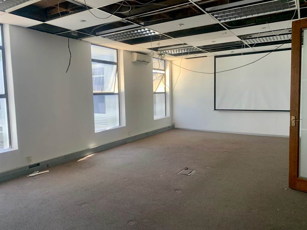 873  m² Office Space in Craighall photo number 20