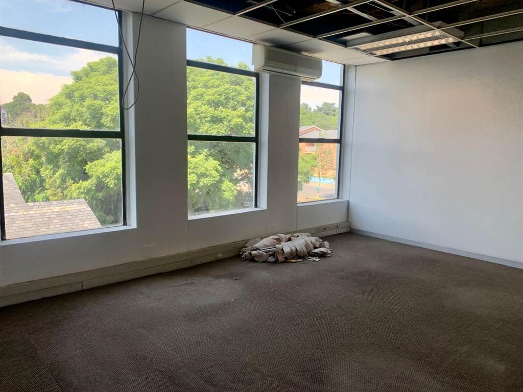 873  m² Office Space in Craighall photo number 15