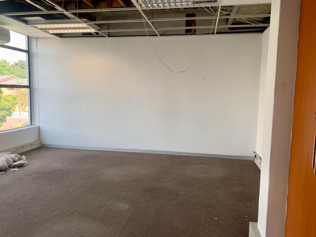 873  m² Office Space in Craighall photo number 16