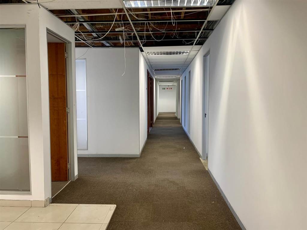 873  m² Office Space in Craighall photo number 9
