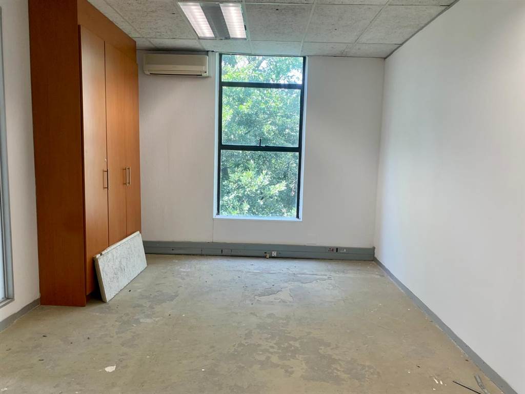 873  m² Office Space in Craighall photo number 27