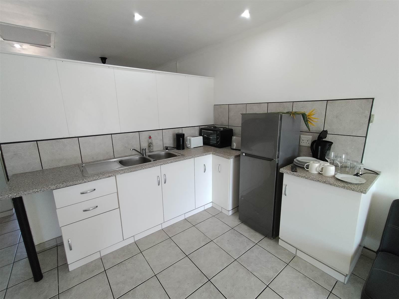1 Bed Apartment in Ashburton photo number 2