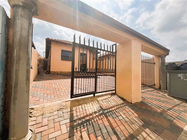 2 Bedroom House 2 Bedroom House
