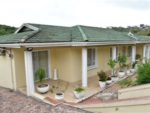 4 Bed House in Queensmead Industrial