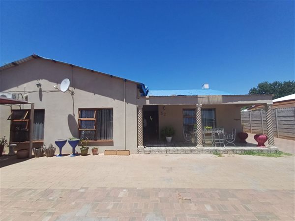 3 Bedroom House 3 Bedroom House