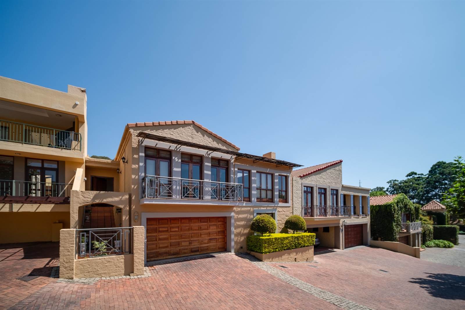 2 Bed House in Waterkloof photo number 9