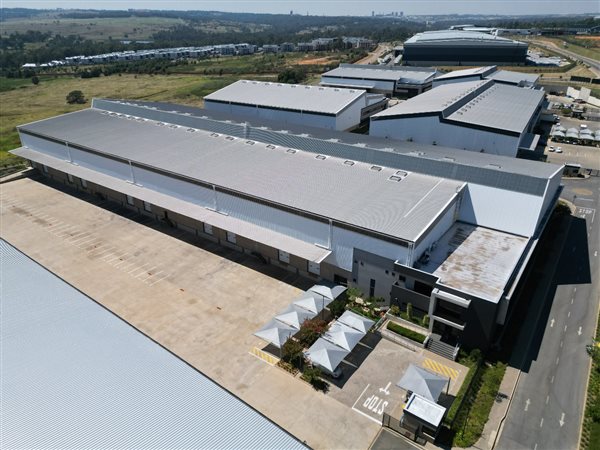 10092  m² Industrial space