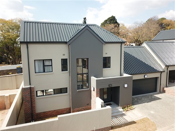 4 Bedroom House 4 Bedroom House