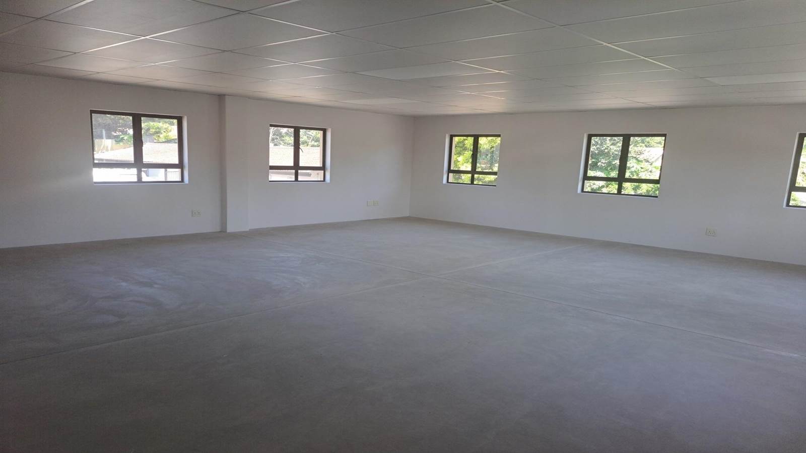 88  m² Office Space in Manors photo number 6