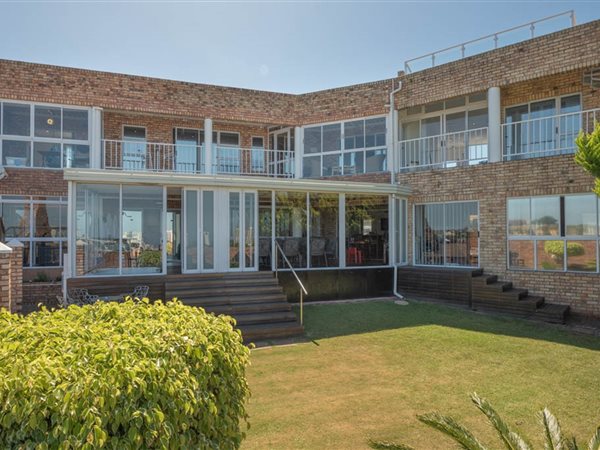 6 Bedroom House 6 Bedroom House