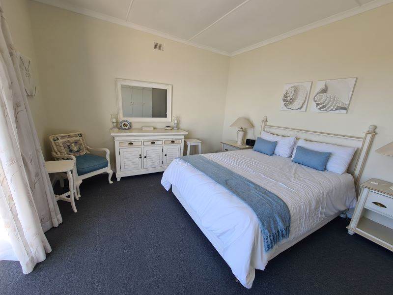 4 Bed House in Mossel Bay Central photo number 10