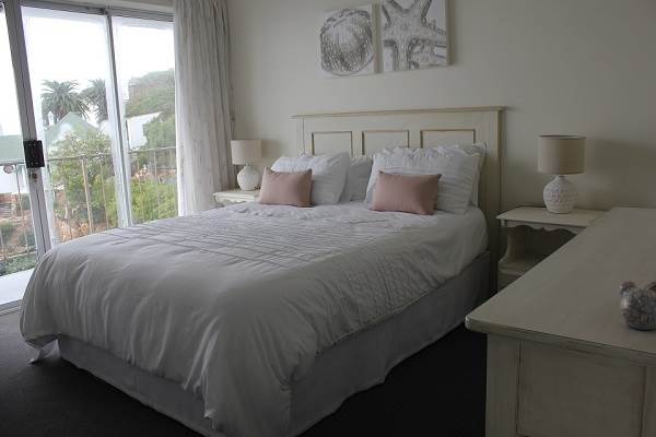 4 Bed House in Mossel Bay Central photo number 11