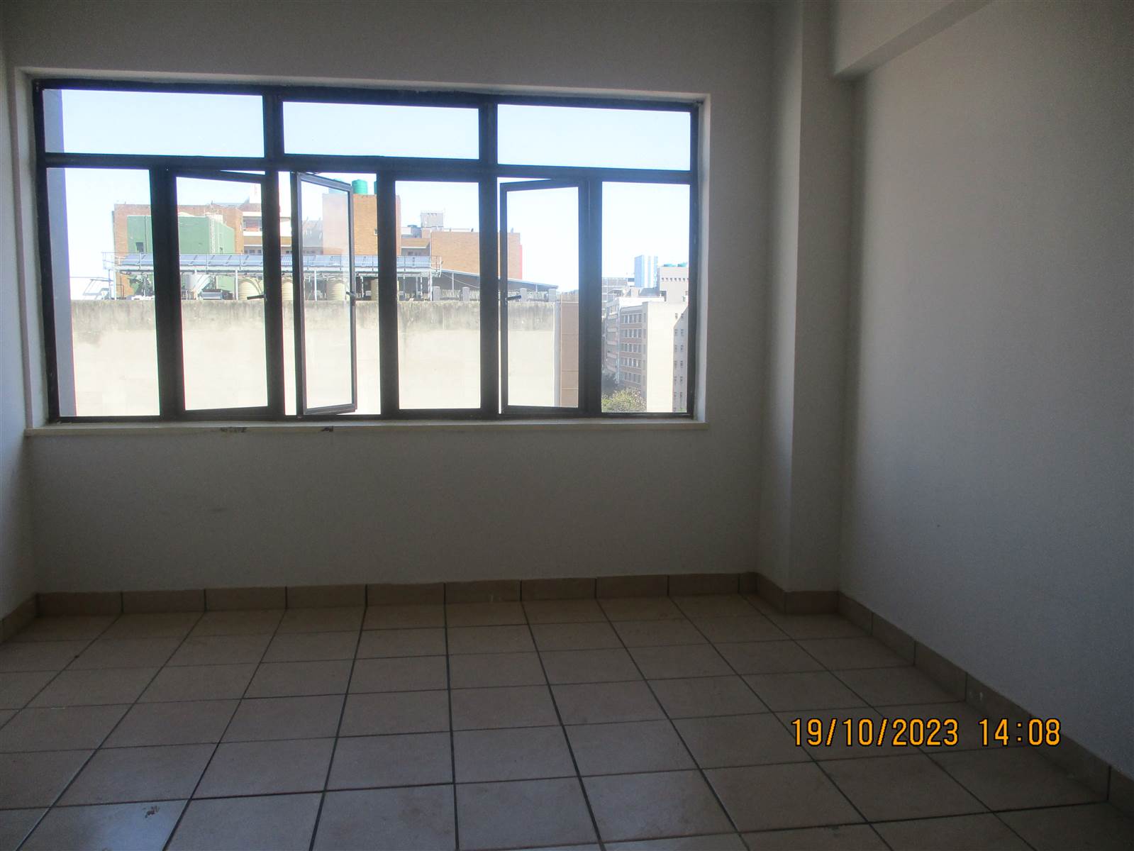 1.5 Bed Apartment in Durban CBD photo number 13