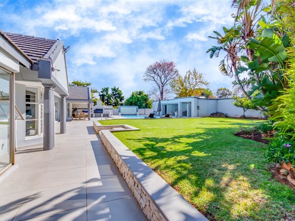 5 Bedroom House 5 Bedroom House
