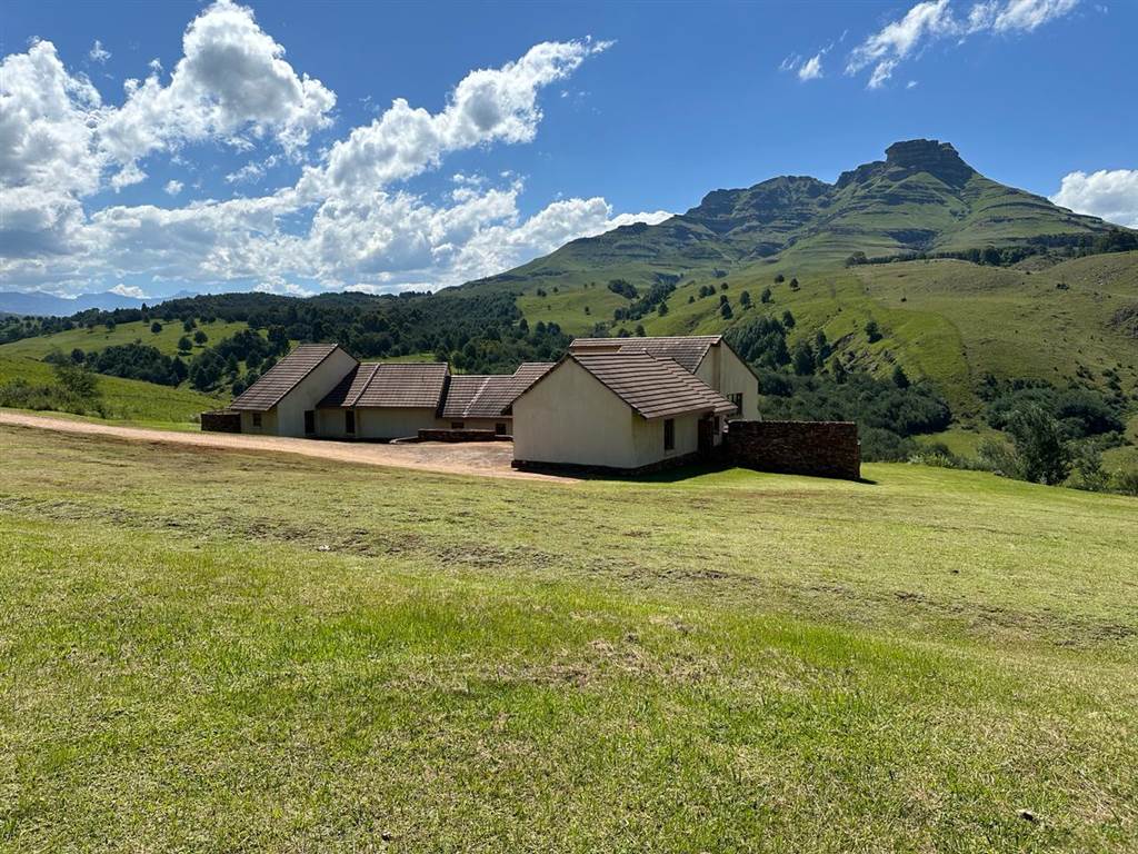 4 Bed House in Underberg photo number 20