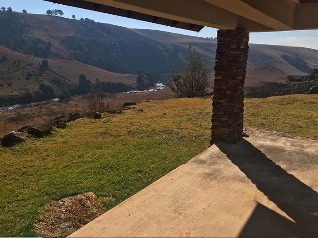 4 Bed House in Underberg photo number 6