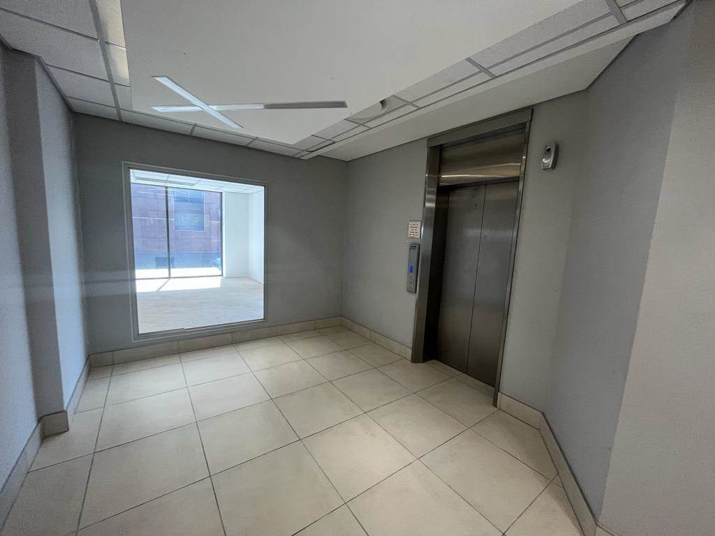 1279  m² Commercial space in Parktown photo number 24