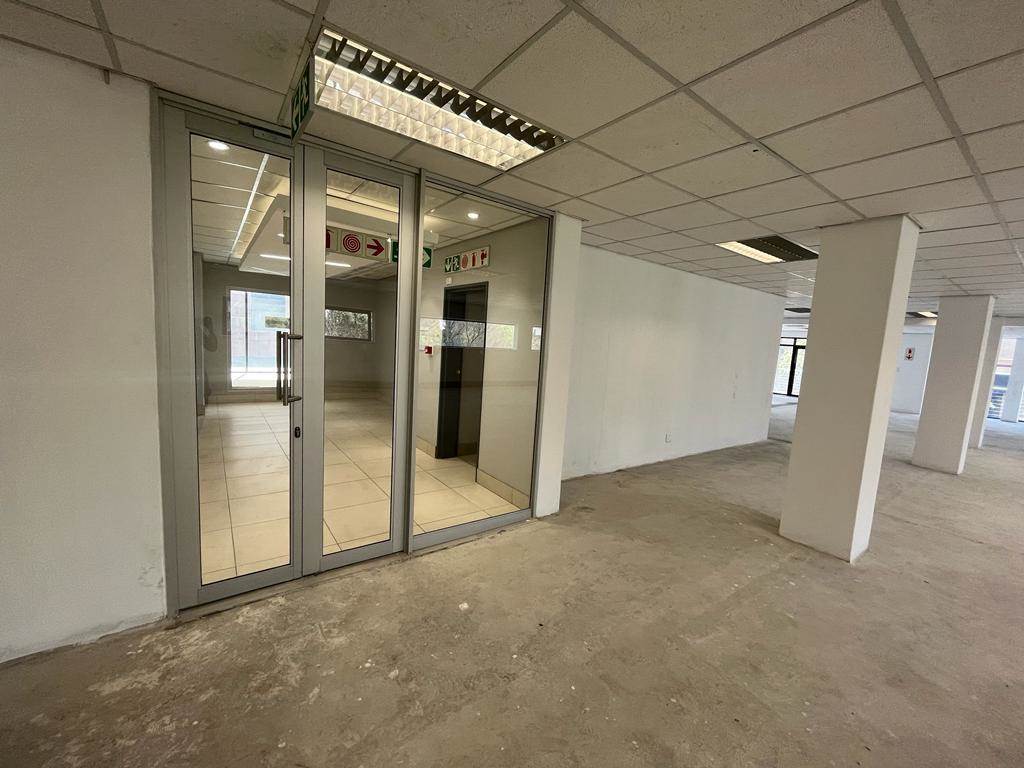 1279  m² Commercial space in Parktown photo number 21