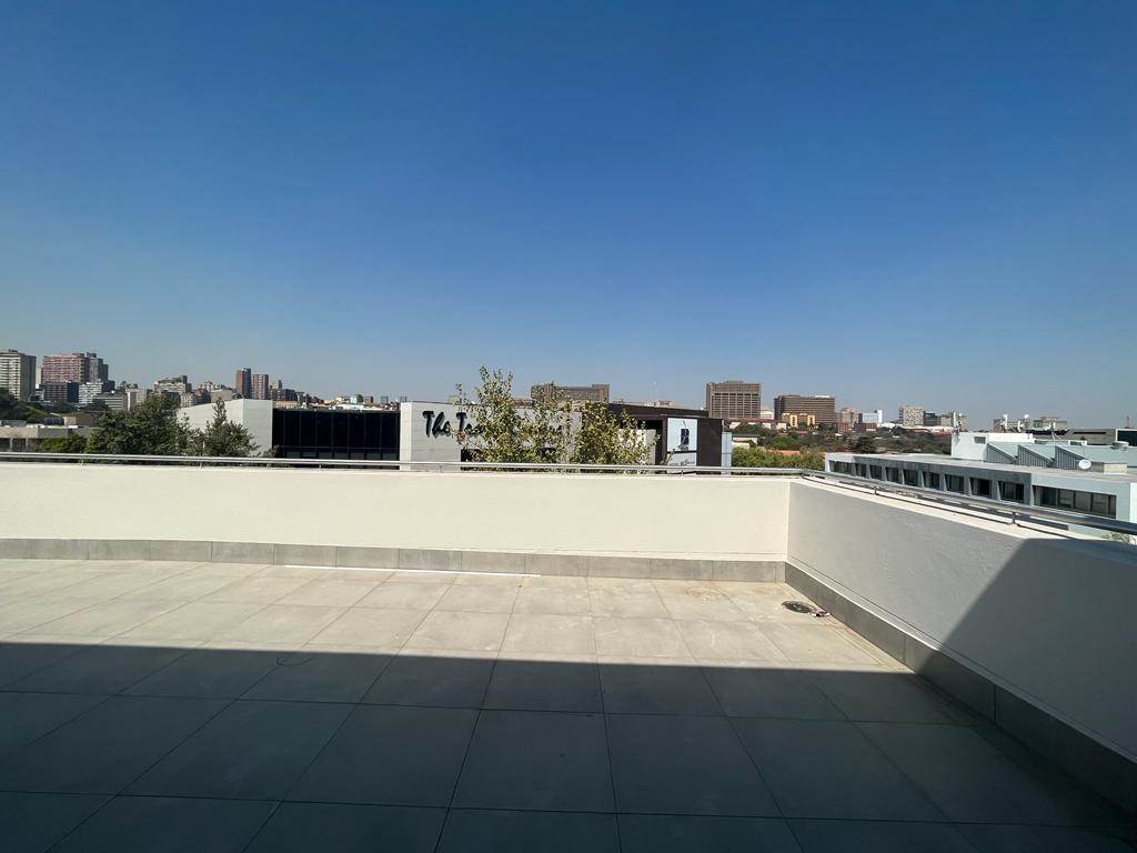 1279  m² Commercial space in Parktown photo number 2