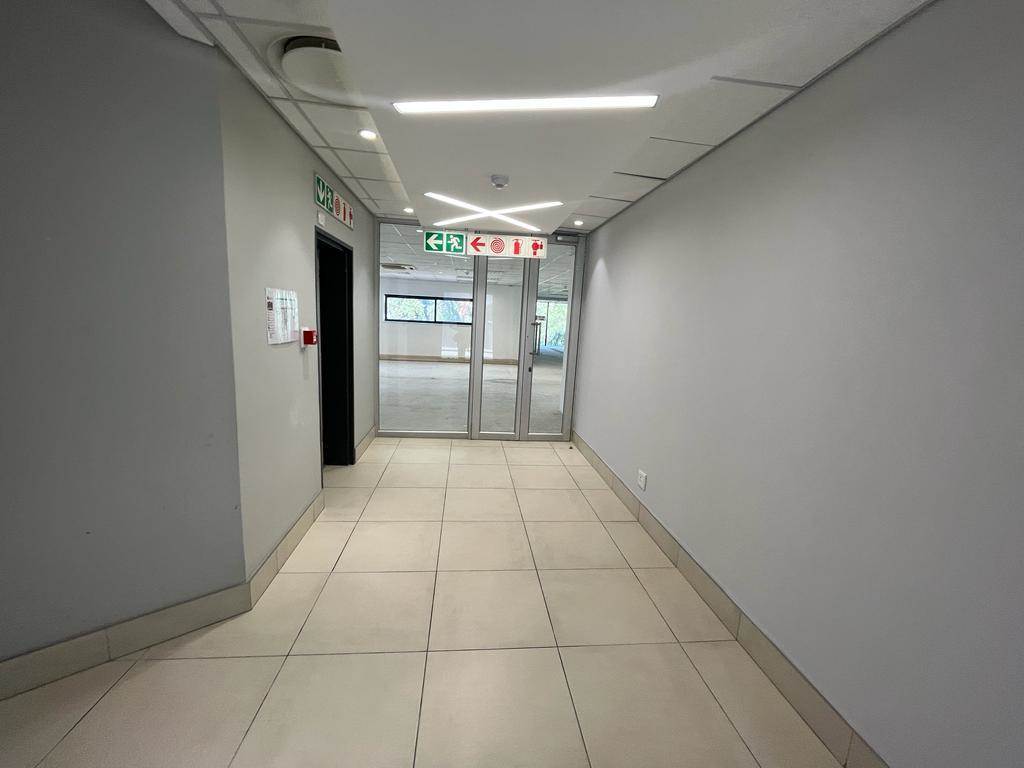 1279  m² Commercial space in Parktown photo number 19