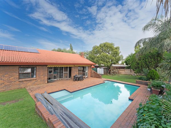 4 Bedroom House 4 Bedroom House