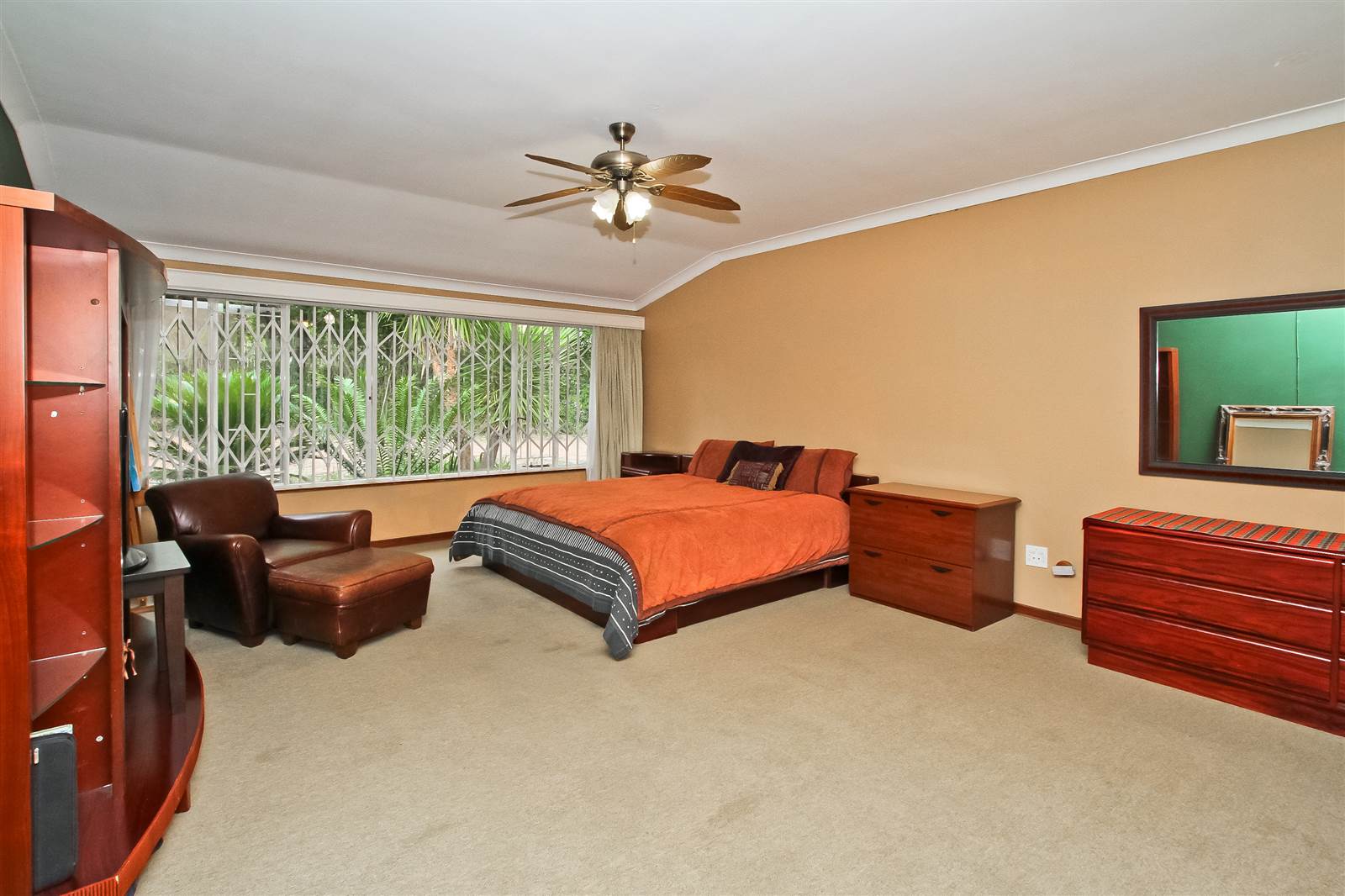 4 Bed House in Bryanston photo number 10