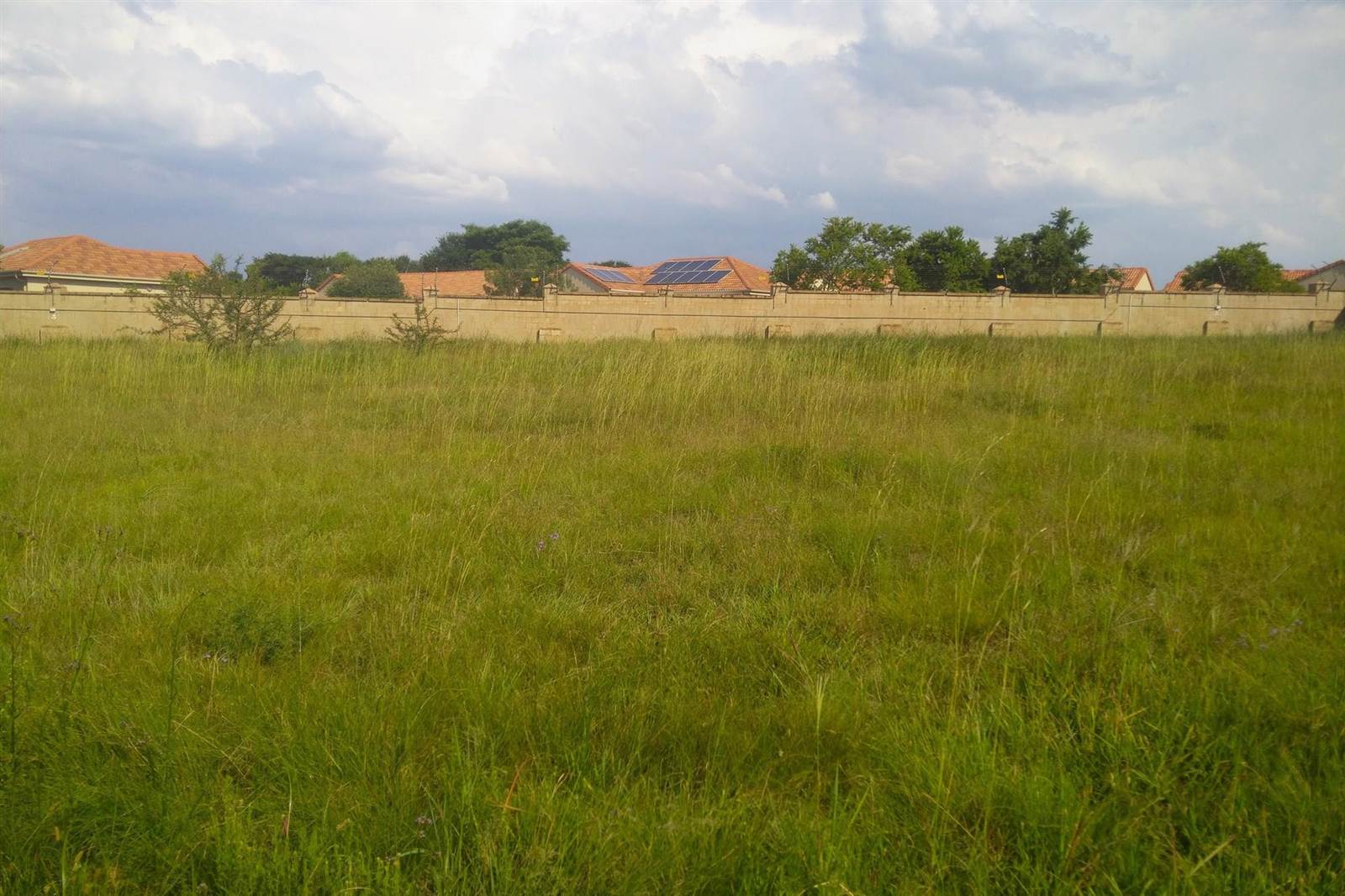 897 m² Land available in Silverwoods Country Estate photo number 2