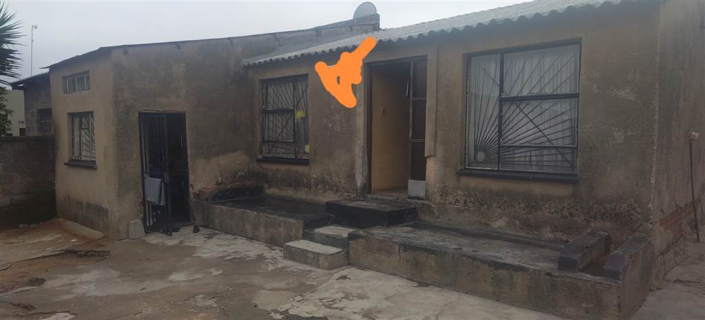 7 Bed House in Tembisa photo number 12