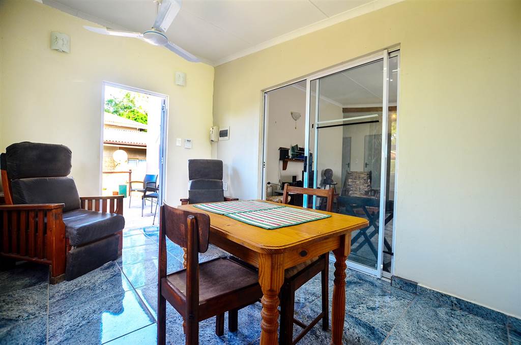 2 Bed House in Ifafa Beach photo number 3